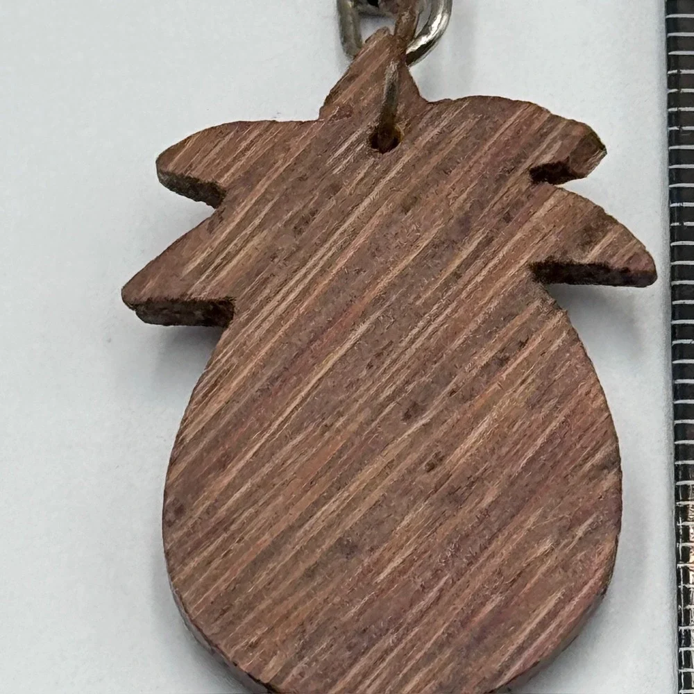 Vintage Hawaii Wooden Pineapple Keychain Hibiscus Flower Tropical Souvenir Brown